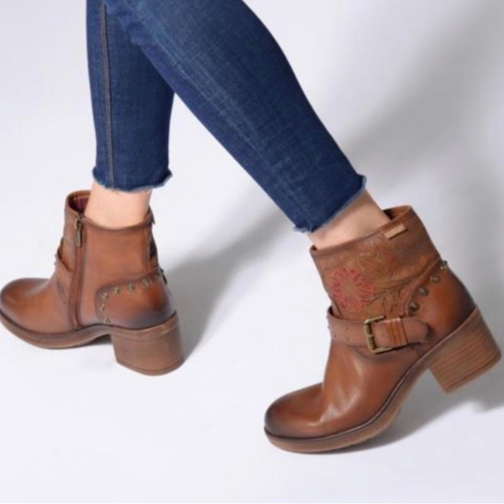 Pikolinos size 39 embroidered ankle boots